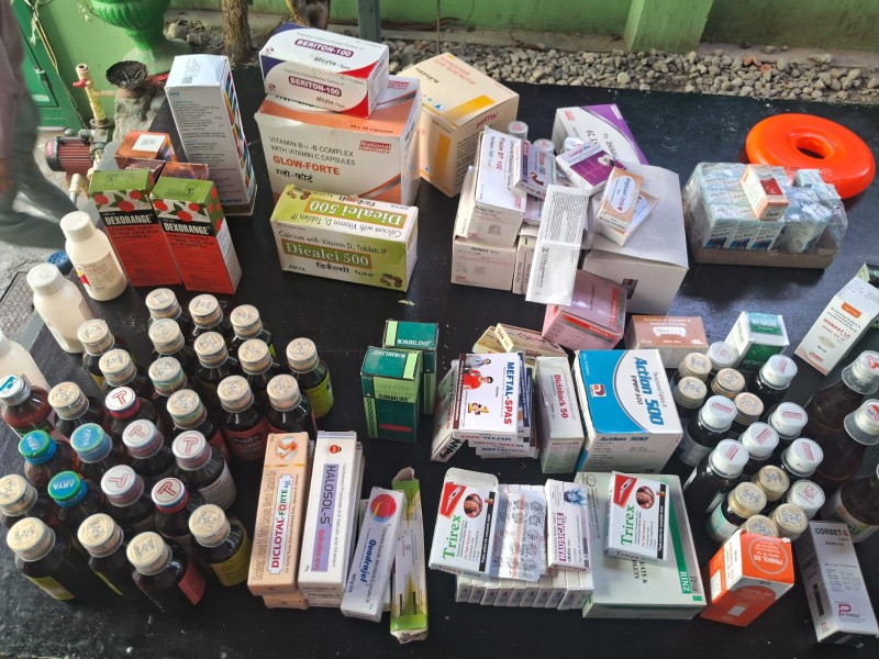 आश्रमको सामाखुसी सेवाकेन्द्रलाई स्वास्थ्य परीक्षण र औषधीजन्य सामग्री योगदान