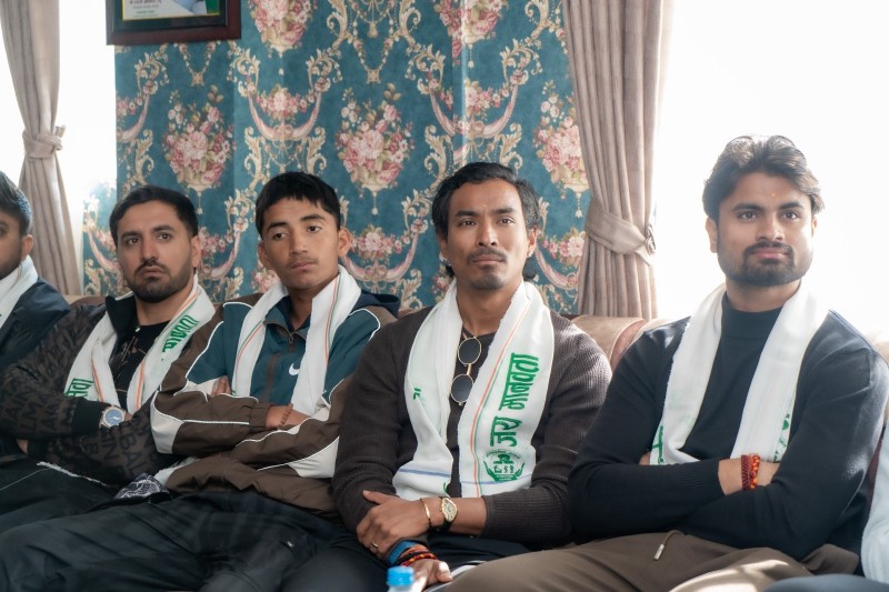 कर्णाली याक्स टीमद्वारा मानवसेवा आश्रम रानीवन शाखाको अवलोकन