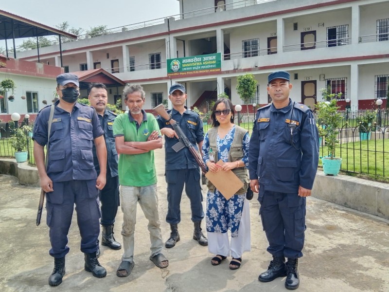 शुक्रबार वीरगञ्ज सेवाकेन्द्रद्वारा ४५ वर्षीय संजय कुमारकाे उद्धार