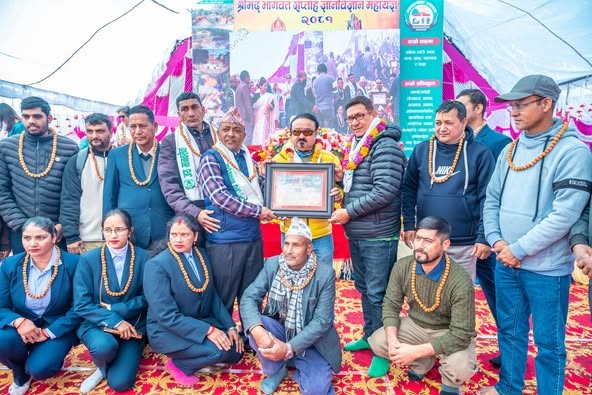 आलोपालो बचत तथा ऋण सहकारीद्वारा  १ लाख ११ हजार १ सय  ११ रुपैयाँ योगदान