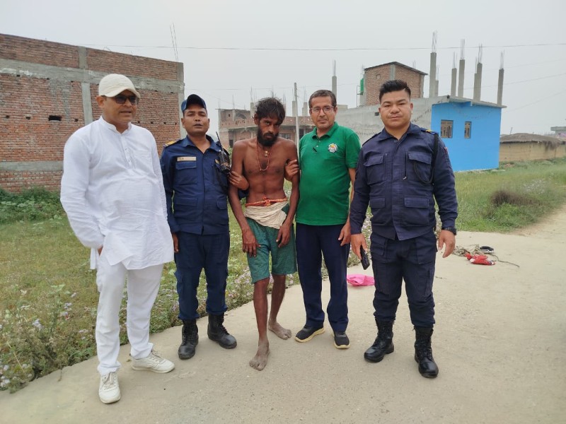 रौतहटमा बेवारिसे अवस्थामा भेटिएका पुरुष मानवसेवा आश्रमकाे संरक्षणमा