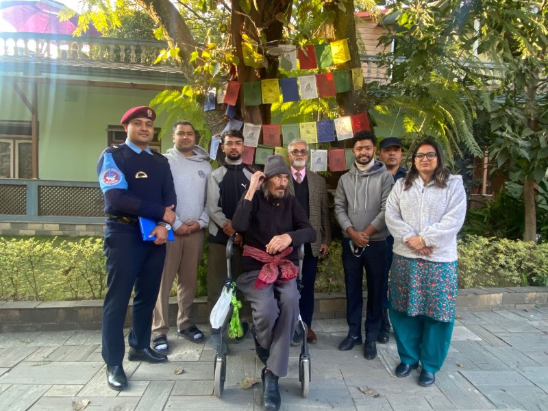 मानवसेवा आश्रमद्वारा डेनमार्कका ७० वर्षीय नागरिकको उद्धार